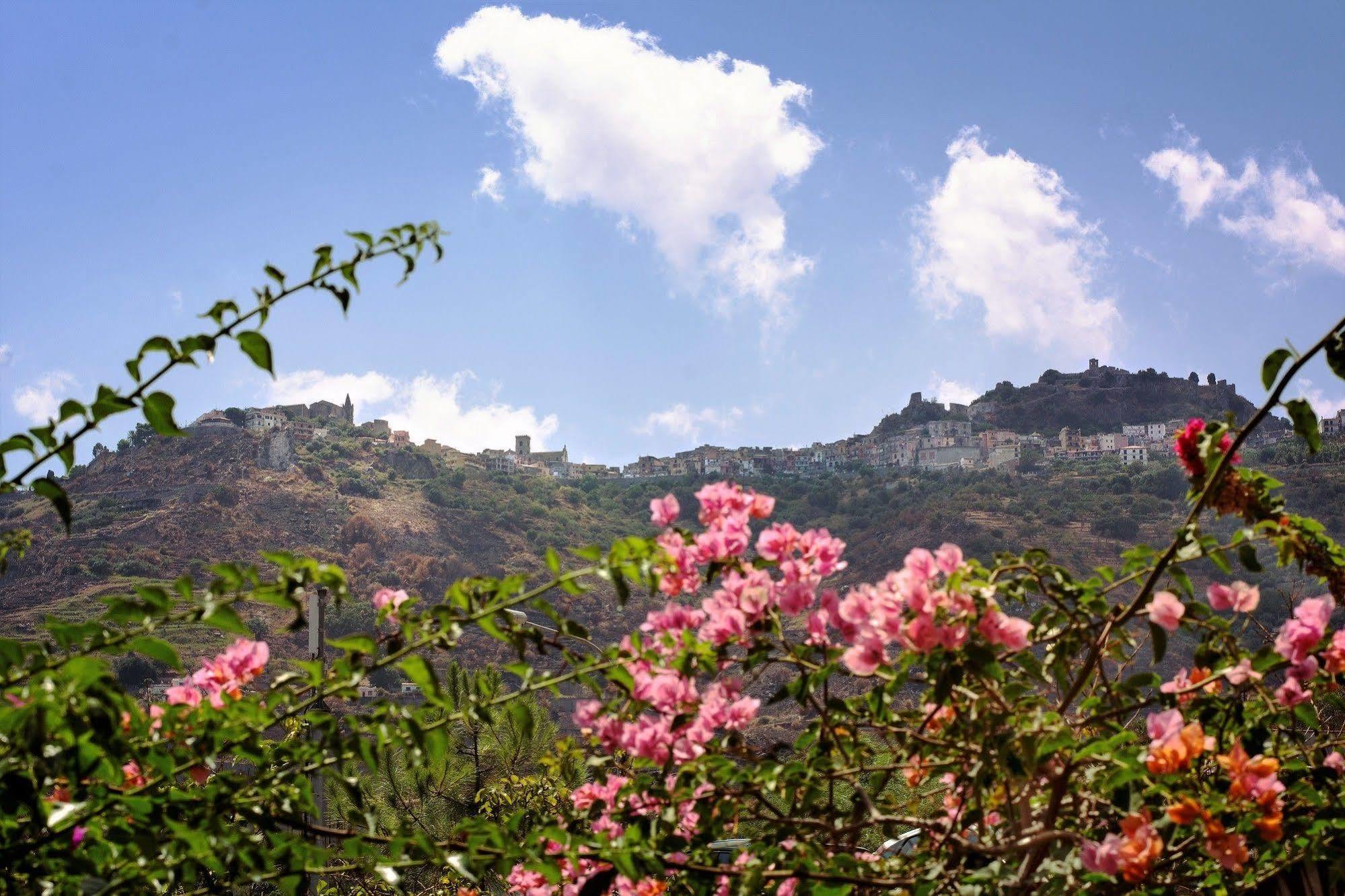 Hotel Marabel Sant'Alessio Siculo Ngoại thất bức ảnh
